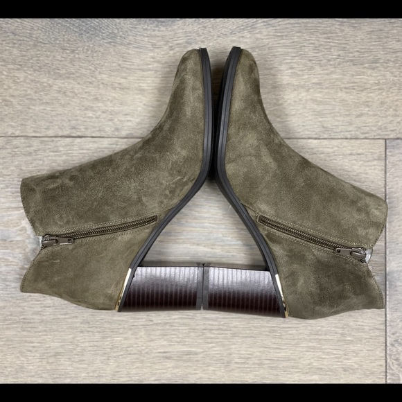 Bandolino Booties - Suede bootie with block heel NWB - Picture 8 of 13